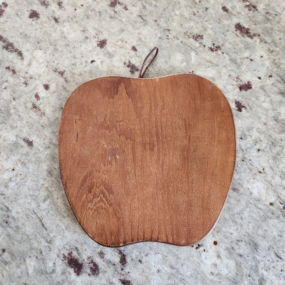 Vintage 8" Apple pot trivet. - Picture 2 of 2